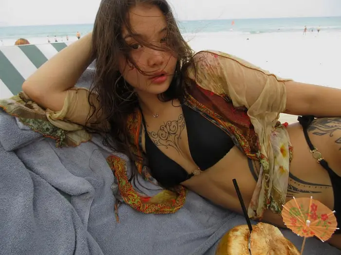 내 근처 해변에 누워있는 것을 상상해봐 instagram for ainarazhassan