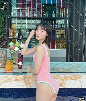 HoChiMinh-City 호치민 경치 보며 수영하기 인스타그램 수영복 현재 호치민정보