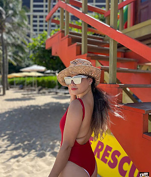 The Grand Ho Tram Strip 9월 15일 해변 분위기 인스타그램 수영복