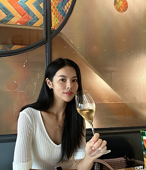 HoChiMinh-City 9월 20일 낮와인,밤와인 화이트로달려 인스타 후방계정