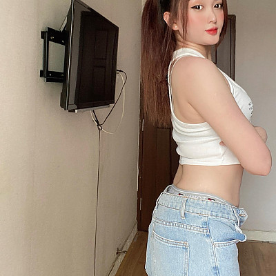 9월 14일 호찌민 시 제품 사진 찍다가 모델 인스타