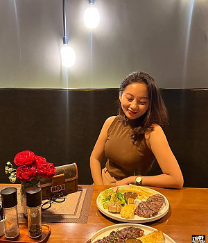 HoChiMinh-City 10월 22일 어수선한 이마의 맨얼굴