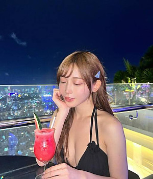 Lavela Saigon Hotel 10월 4일 오늘 호수에서 브이화보 찍었다.