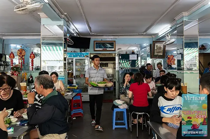 탄하이 (Thanh Hải) 3군지역 골목에서 40년 동안 이어온 Bún Ốc 및 기타 북부 별미