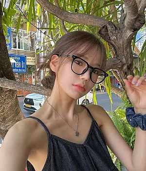 눈뜨자마자 cccp가자고 조름... instagram for mingddo_h