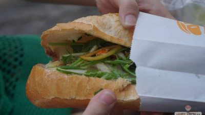호치민 반미 맛집 “Bánh Mì Hồng Hoa”