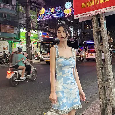 나트랑 거리에서 @_hj1114 인스타