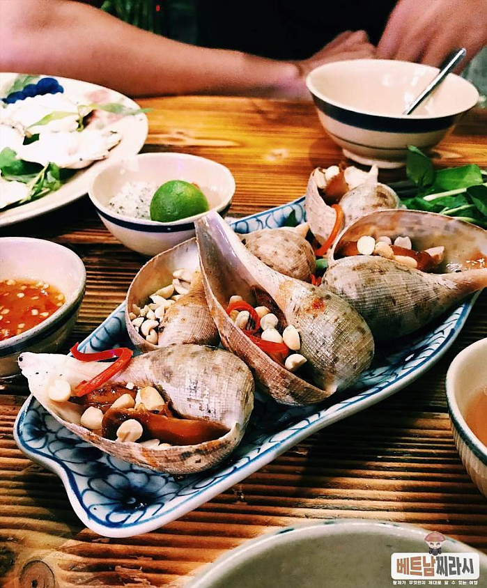 호치민 해산물 맛집 옥 바록록 Bà Cô Lốc Cốc